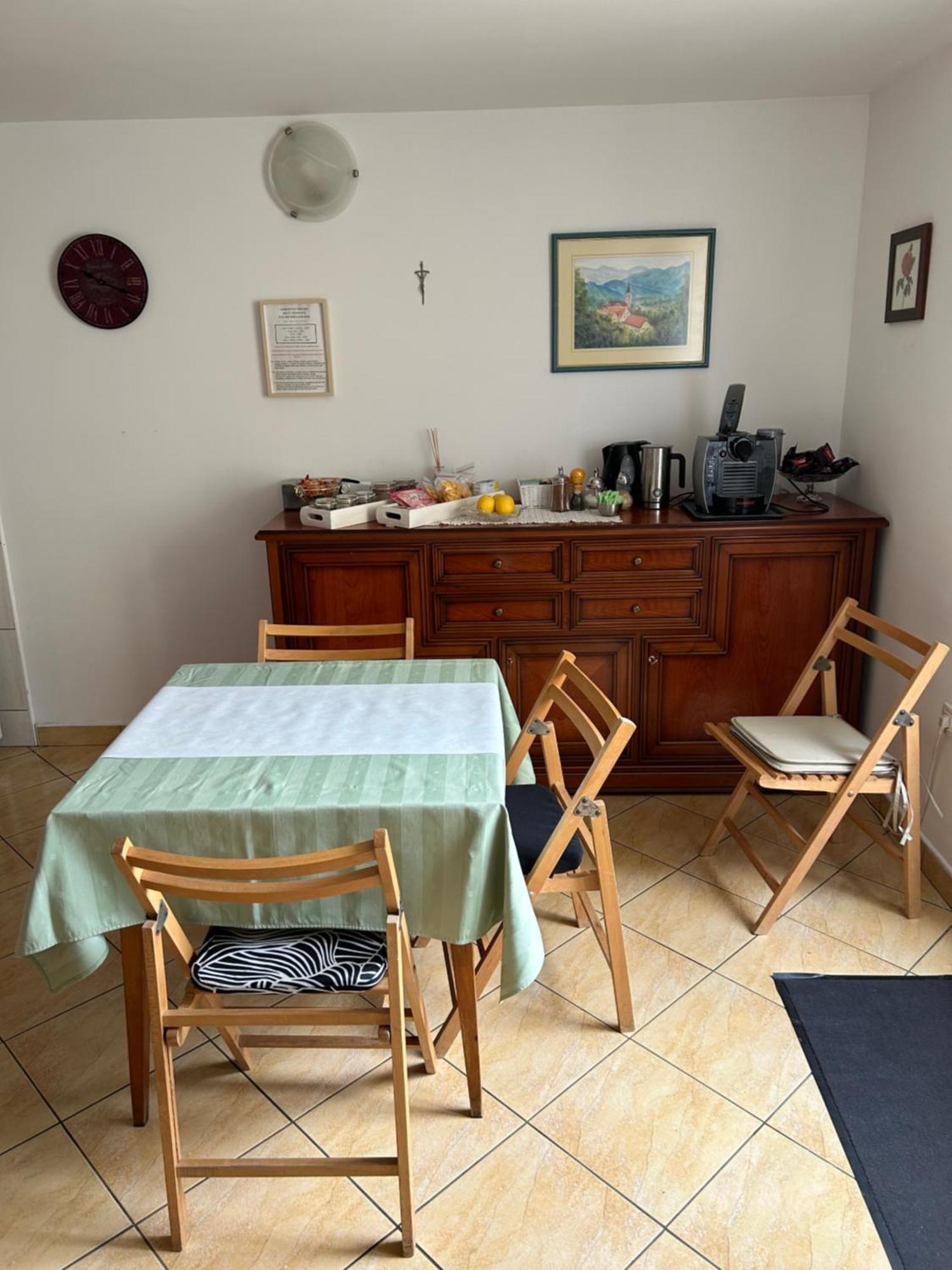 Bed and Breakfast Karla'S House Dobje pri Planini Esterno foto